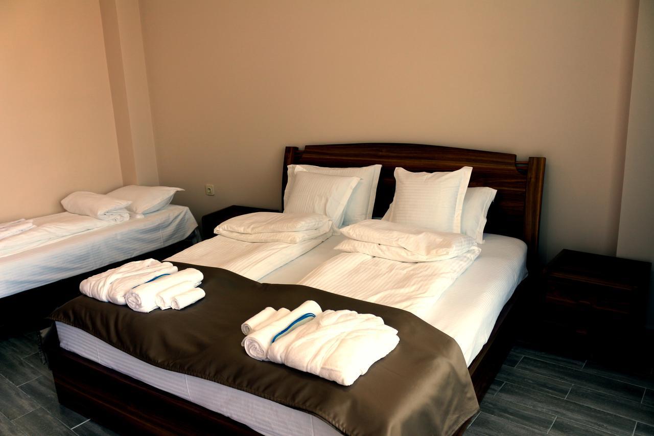 Hotel Lazi コブレチ エクステリア 写真