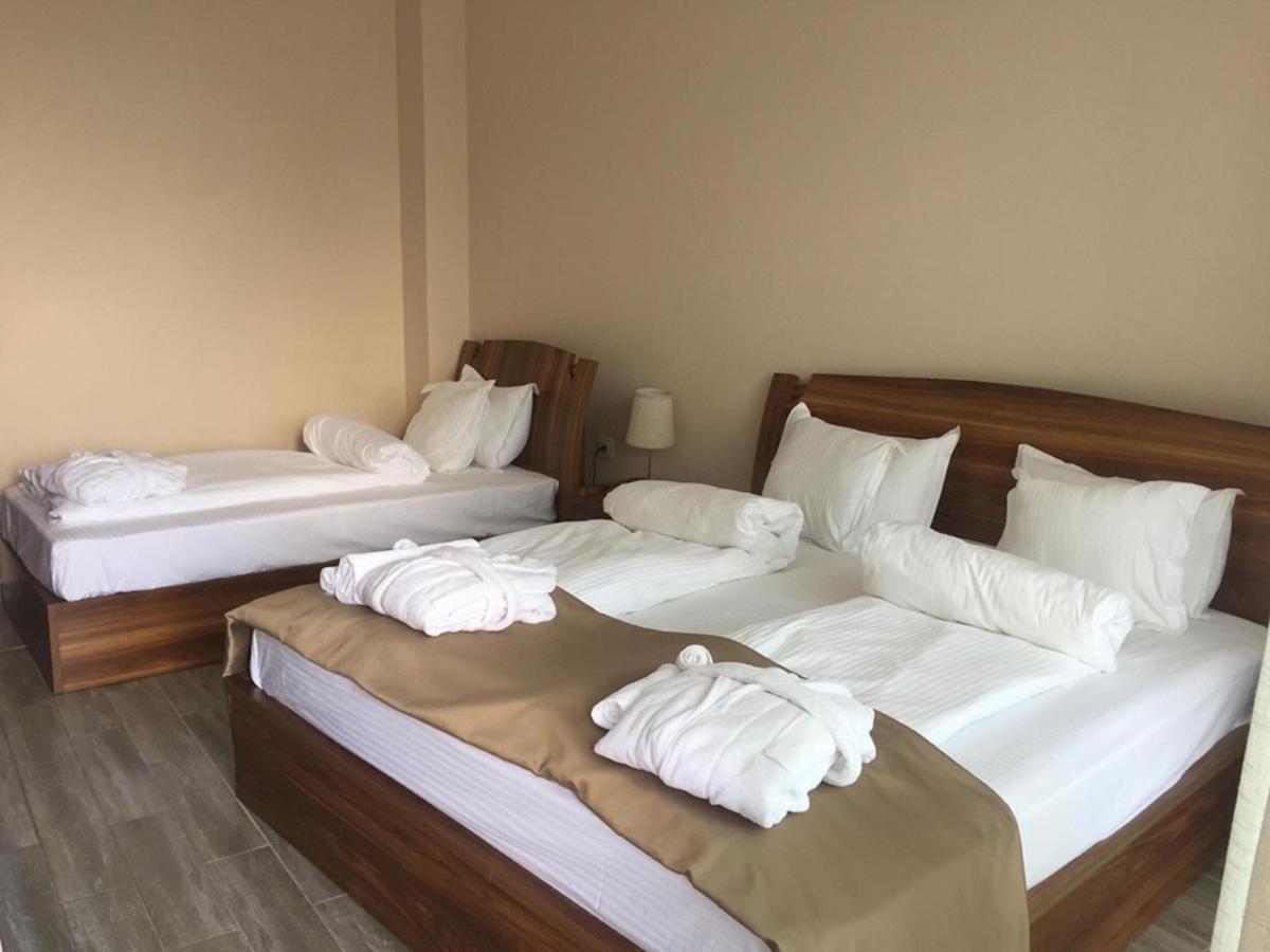 Hotel Lazi コブレチ エクステリア 写真